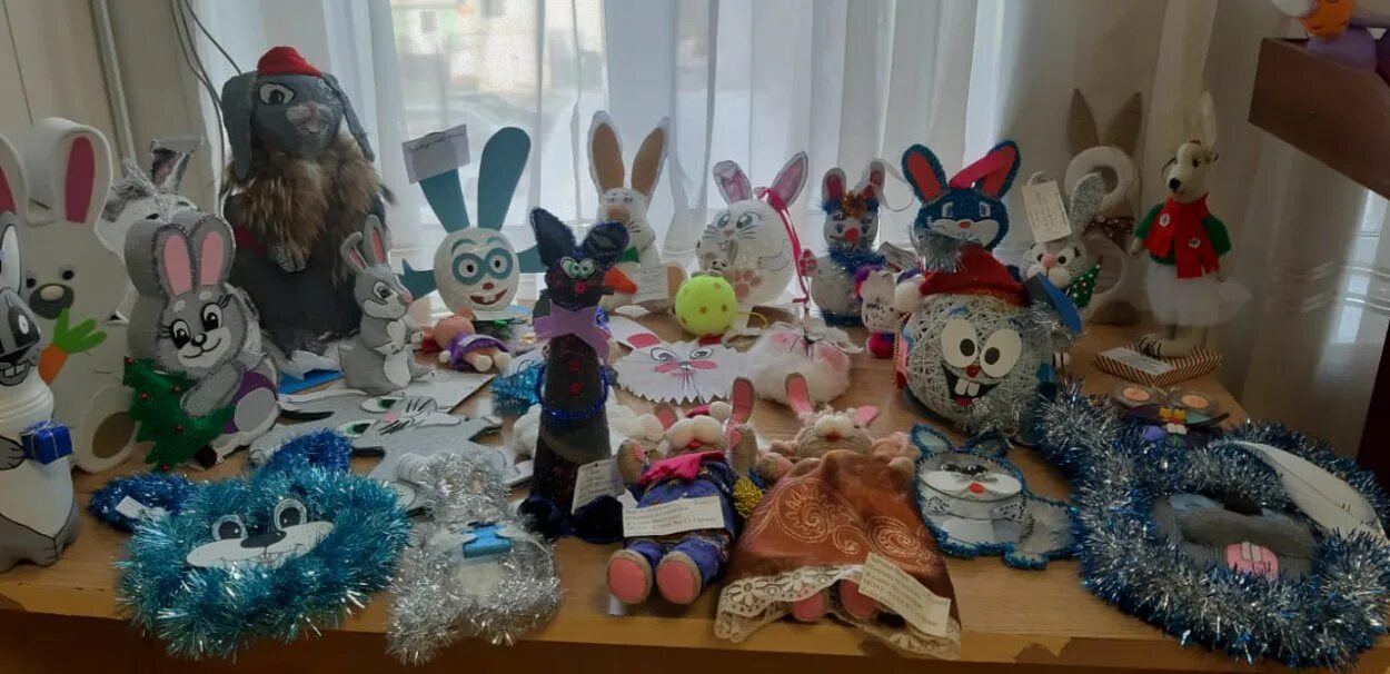 конкурс фантазируй и украшай елочных игрушек краевой. новогодняя игрушка на конкурс. елка с игрушками. новогодние игрушки. елочная игрушка на конкурс в детский сад.