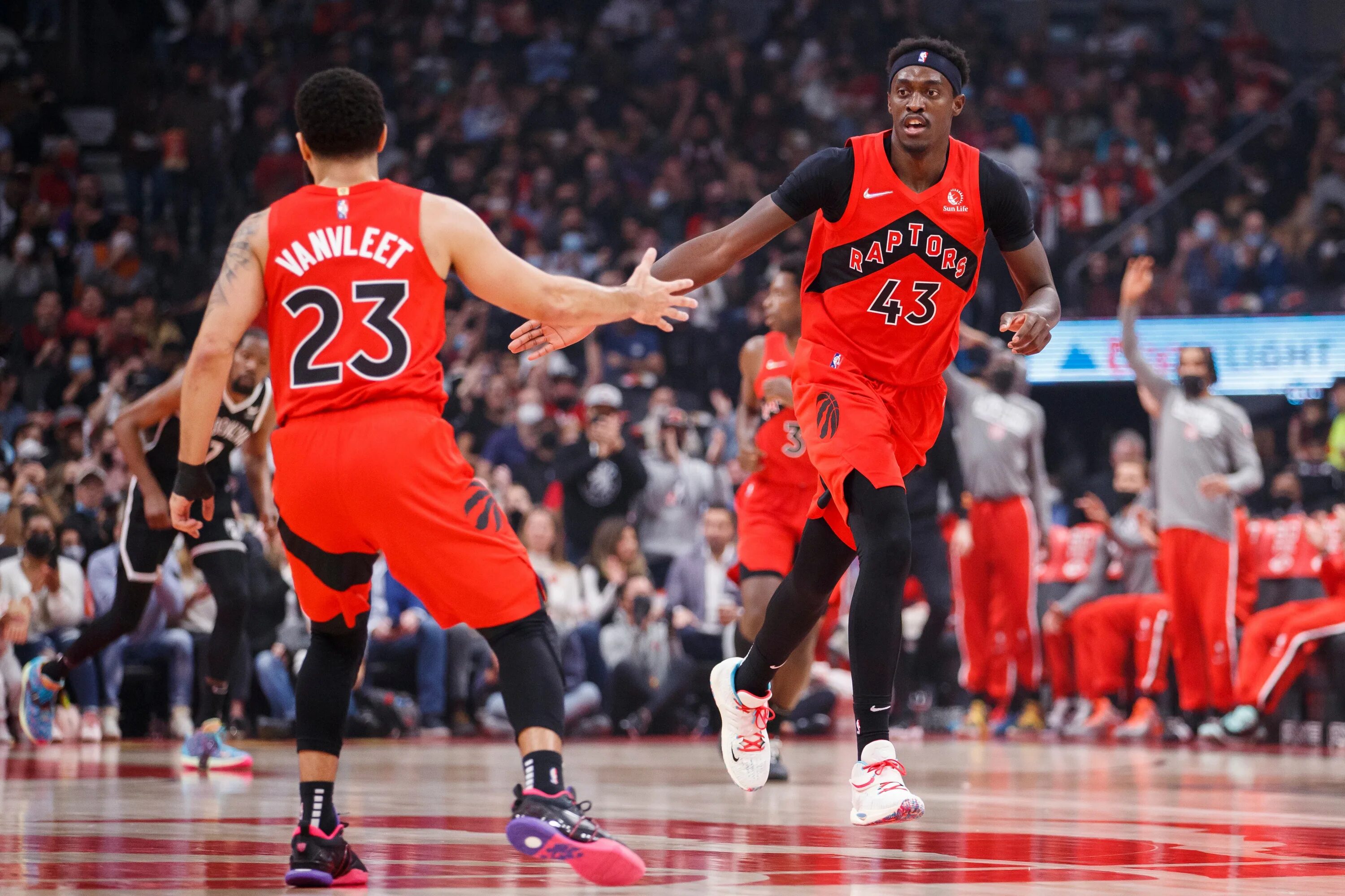 Raptors NBA 2022. Торонто Рэпторс. Торонто Рэпторс игроки. Торонто НБА. Оклахома сити торонто