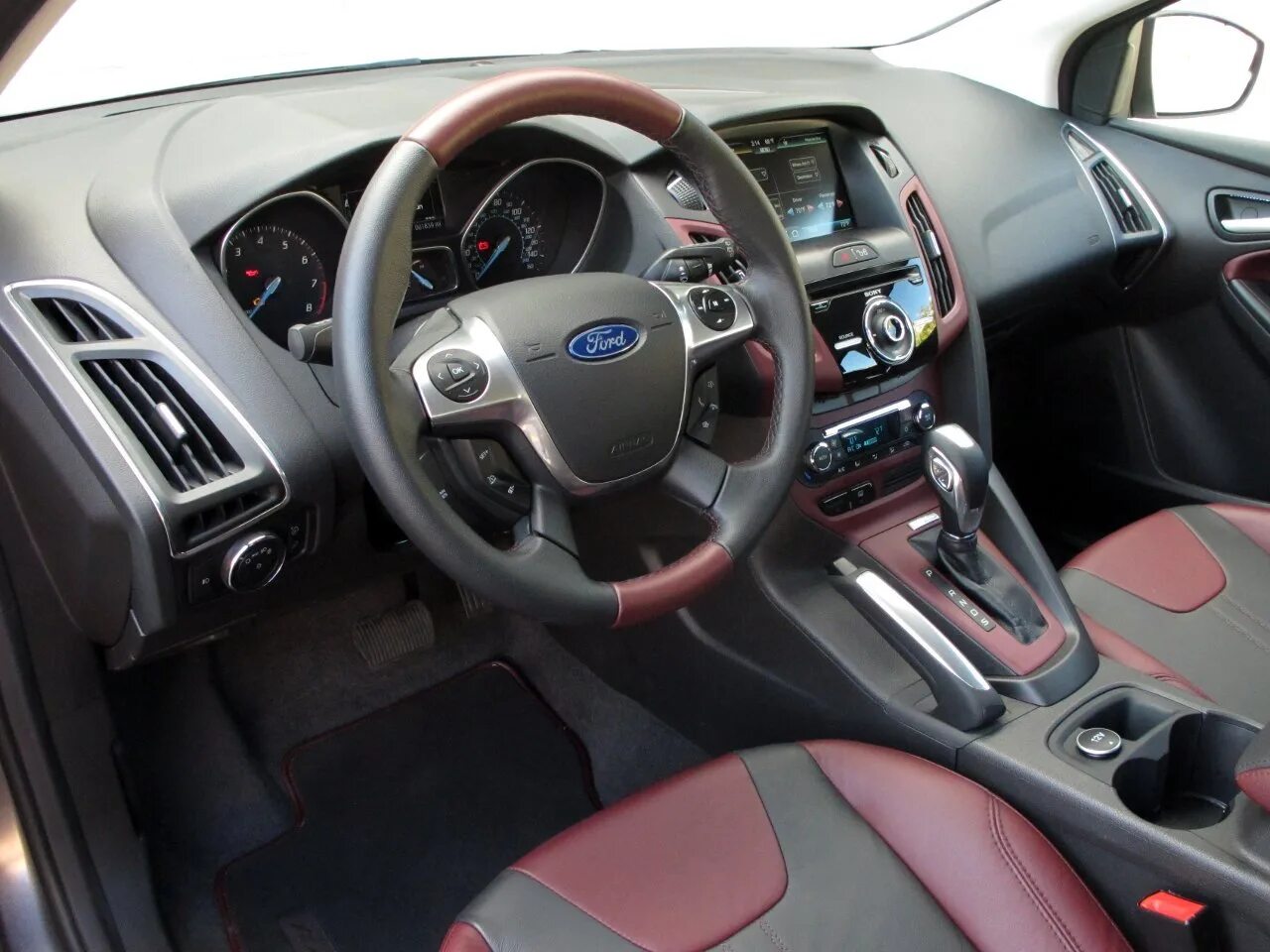 Ford Focus 3 Interior. Форд фокус 3 салон. Торпеда Форд фокус 3. Торпедо на Ford Focus 3 Рестайлинг. Форд хэтчбек салон