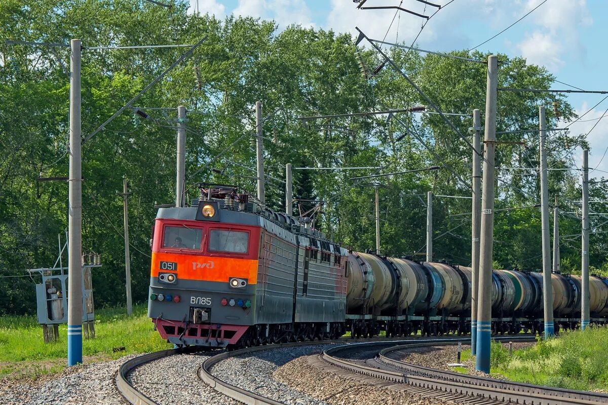 Станция чернореченская красноярский край. Эд9э красноярск. Электропоезд красноярск-чернореченская. Вокзал решеты красноярский край. Решоты красноярский край вокзал.