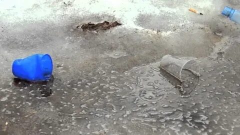 Не растаявший днем снег
