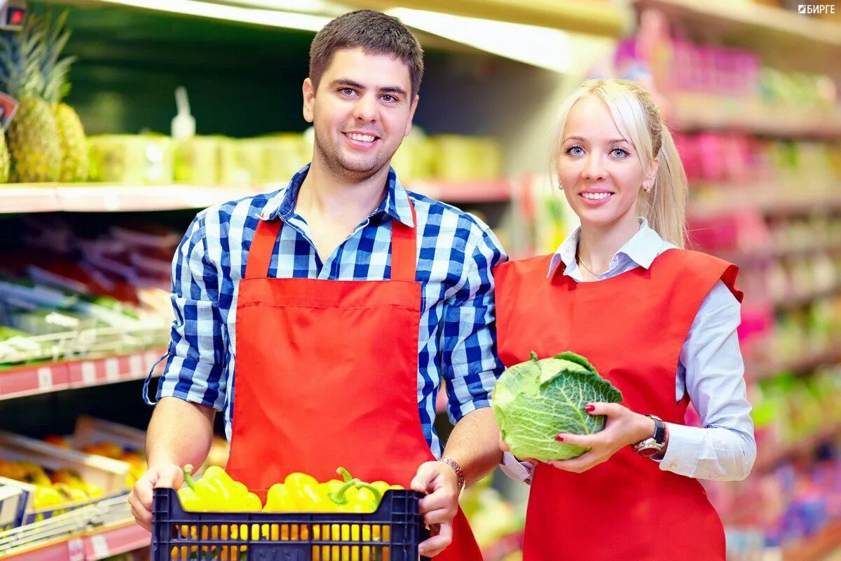 Продавец на 4 дня. Работник супермаркета. Работники магазина. Продавец продуктов. Продавец в продуктовый магазин.