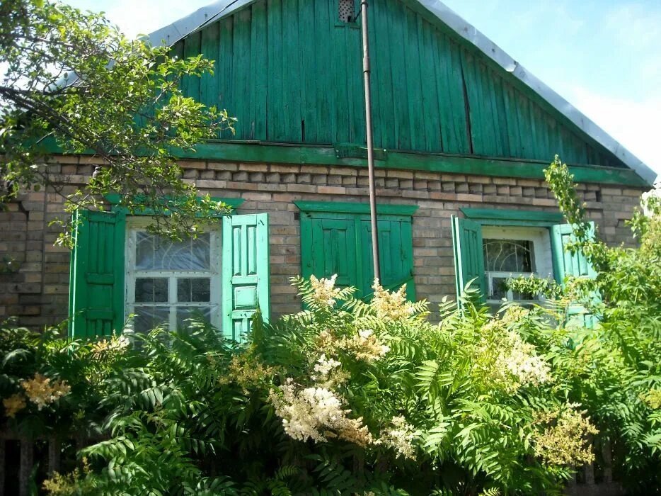 Недвижимость горловка. Горловка донецкая область поселок кондратьевка. Продажа домов в горловке. Улица переславская донецк. Дачный домик днр.