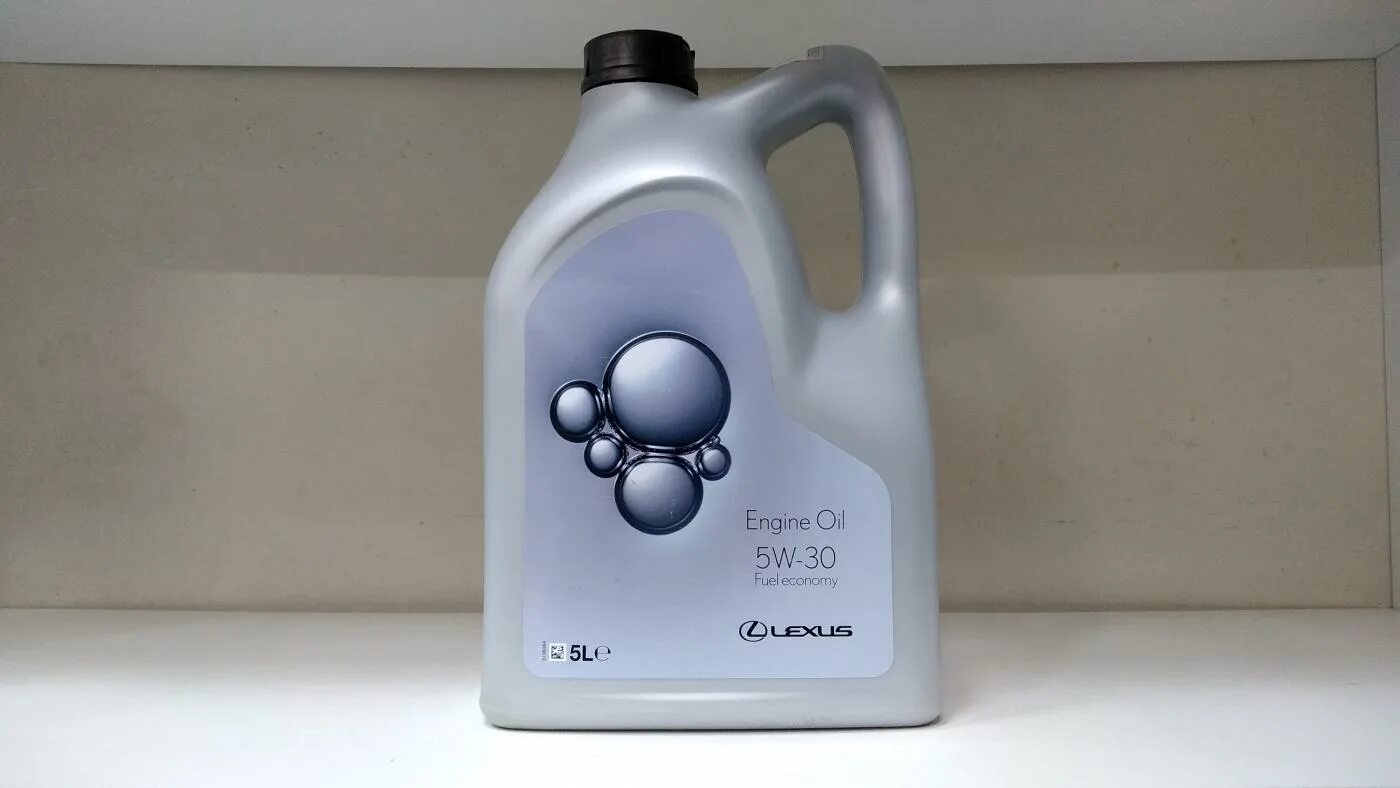 Масло лексус 5w30. Масло моторное лексус 0w30. Оригинальное масло лексус. Lexus engine oil 0w-30. Масло моторное lexus 0w20 5л.