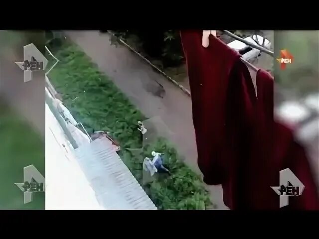 Поймала ребенка видео
