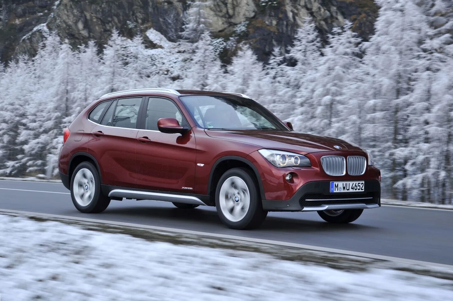 Х 1 автомобиль. BMW x1. BMW x1 28i. БМВ x1 2011. BMW x1 2009.