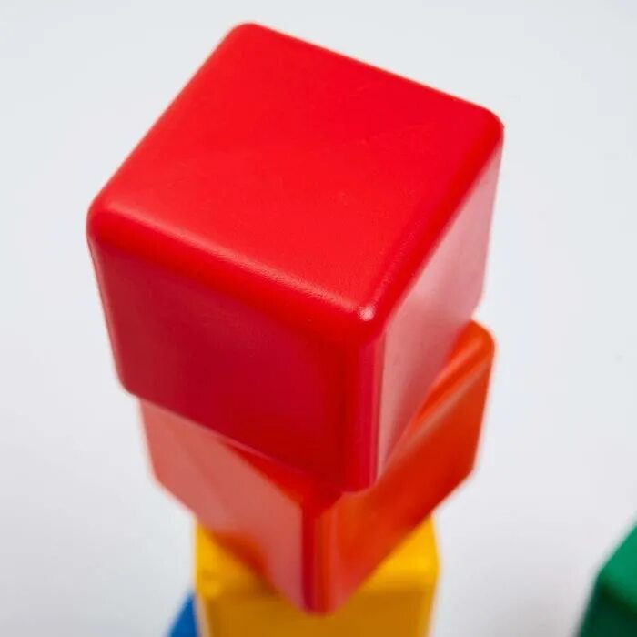 Штук купить минск. Кубики цветные. Пластмассовые кубики разноцветные. Набор цветных кубиков 9 штук 6 х 6 см. Набор кубиков (9 штук).