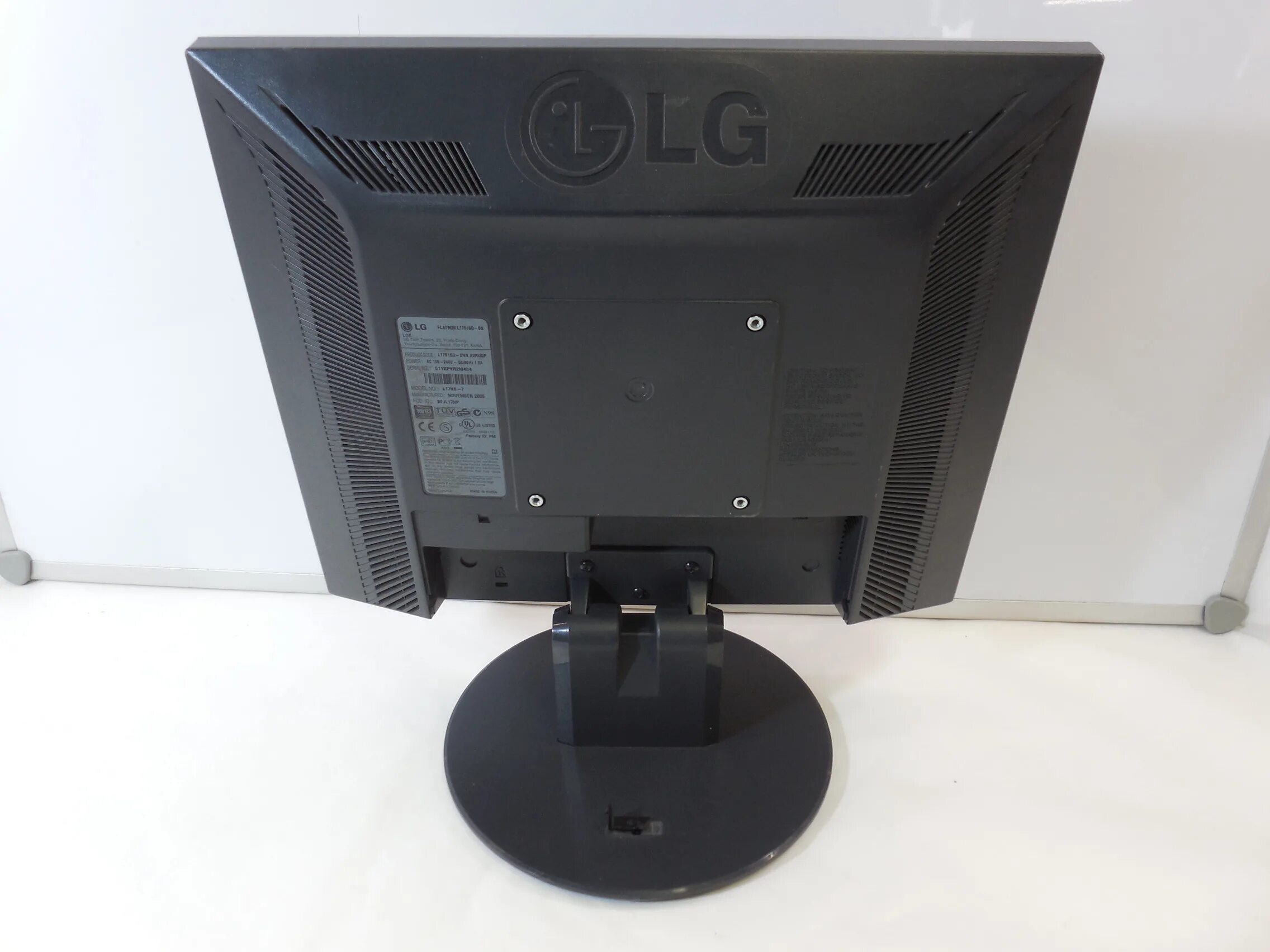 LG Flatron l1751sq. LG Flatron 17. Монитор LG Flatron 15. LG 17" l1751sq.