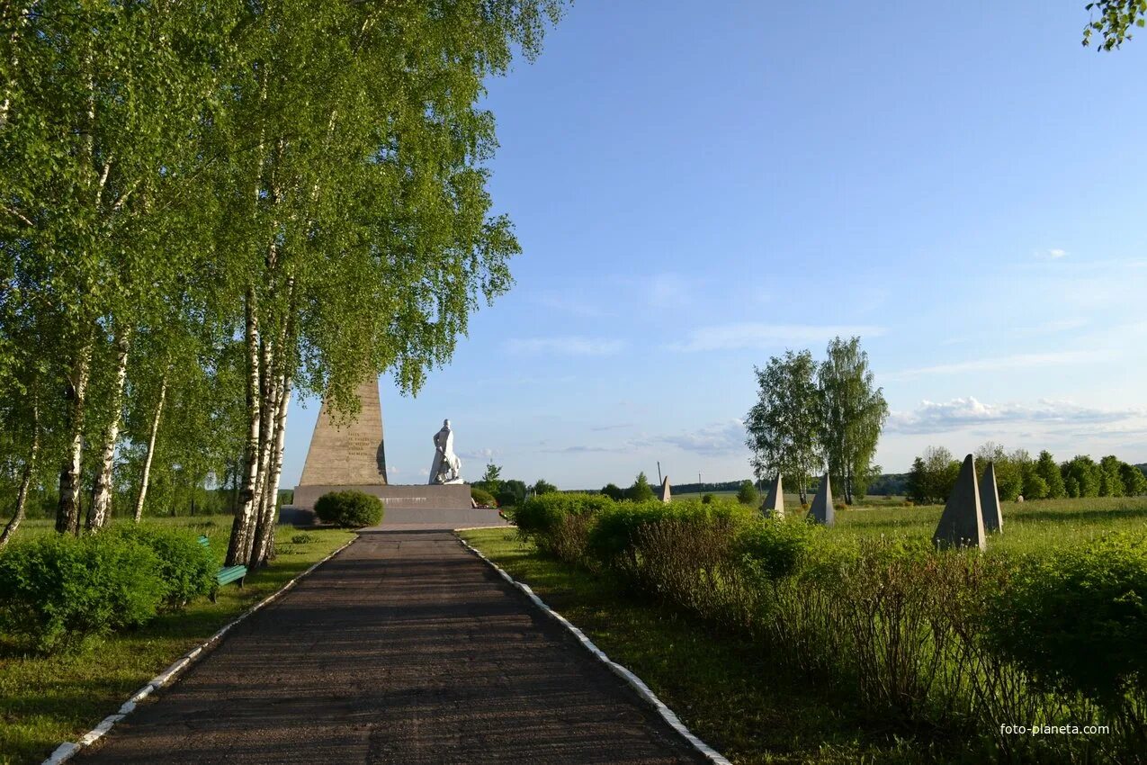 Круглое орловская область. Кривцовский мемориал Орел. Кривцовский мемориал Болховский район. Кривцово Орловская область. Долина смерти Кривцовский мемориал.