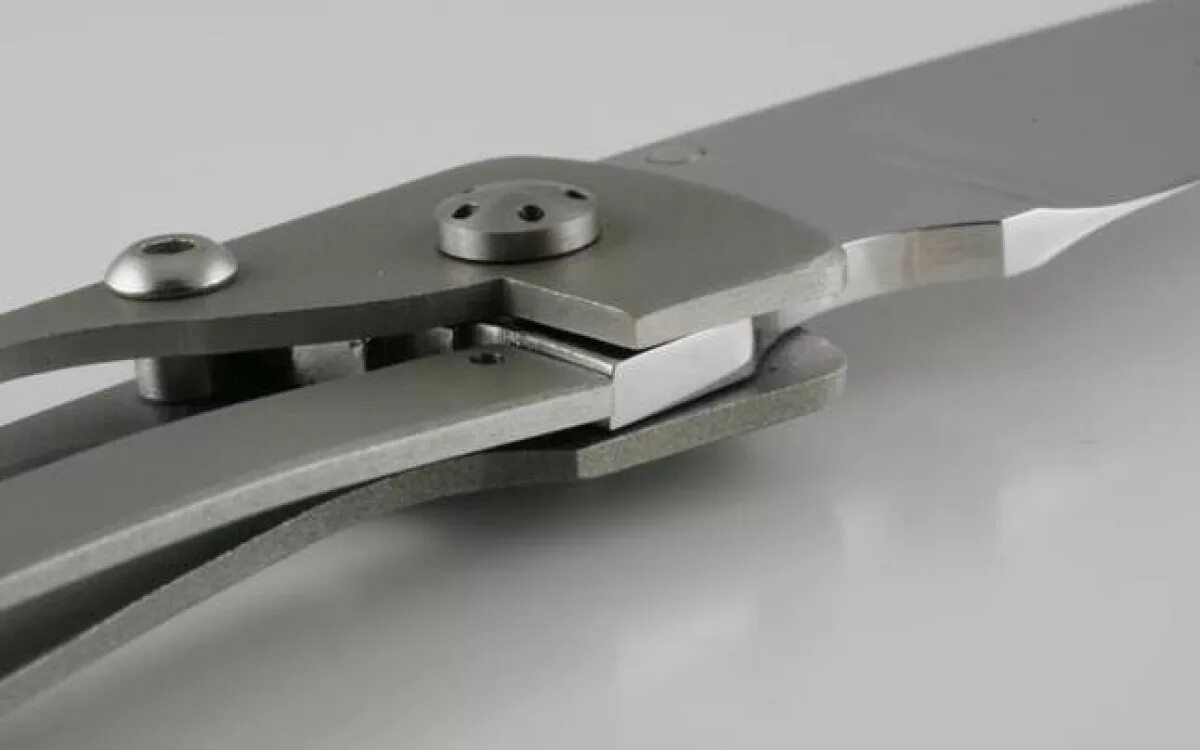 Нож лайнер лок чертеж. Чертежи ножа фрейм лок. Liner lock замок складной нож чертеж. Liner lock (лайнер-лок). Выкидной нож лайнер-лок.