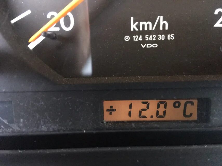 Температура w463. Опция 240 мерседес 124. Дисплей наружной температуры мерседес 124. Температура на 124. Температура на 124.