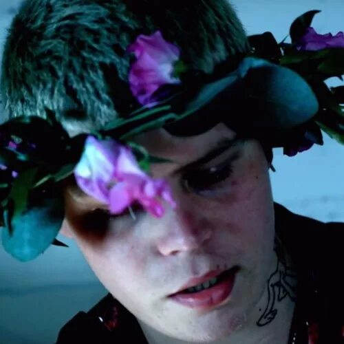 Lean close. Янглин. Yung Lean розы. #Eyecontact Yung Lean.