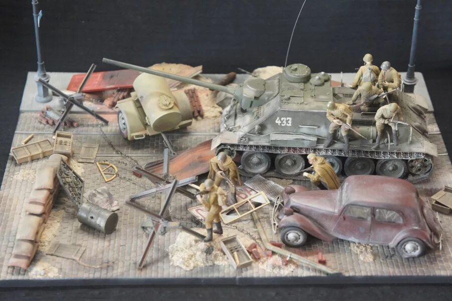 Forums models gallery. Диорама 1 35 Берлин. Диорама 1/100 Берлин. Диорама Су-100 Берлин. Су 100 в Берлине 1 35.