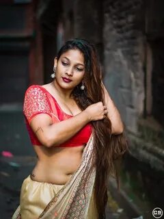 Extremely Beautiful Bengali Model Pihu in Saree!
