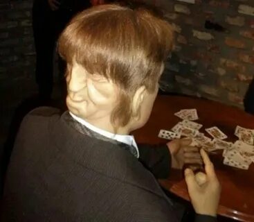 Человек со 2 лицом