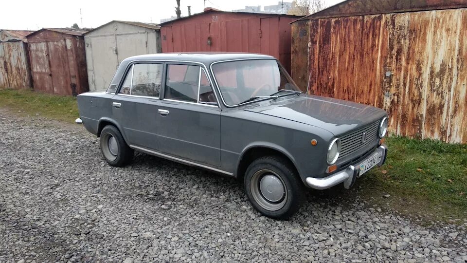 Ваз 2101 серый 671. 671 светло серая ваз 2101. Серый 671. Мобихел белая ночь. Краска акриловая мобихел серый.