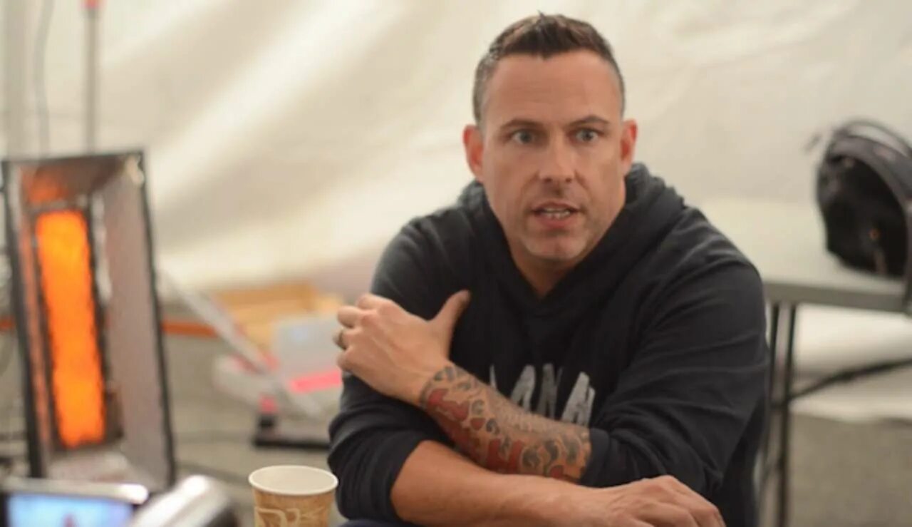 He is bold. Джеймс Бэмфорд. James Bamford (Stunt Coordinator). Джеймс Бэмфорд каскадер. Джеймс Бэмфорд 2002 год.