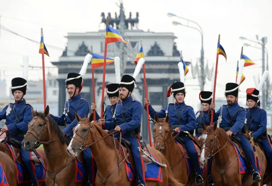 Казаки в париже в 1814. Казаки в Париже 1812. Георг Эммануэль Опиц казаки в Париже. Картины казаки в Париже в 1814 году.