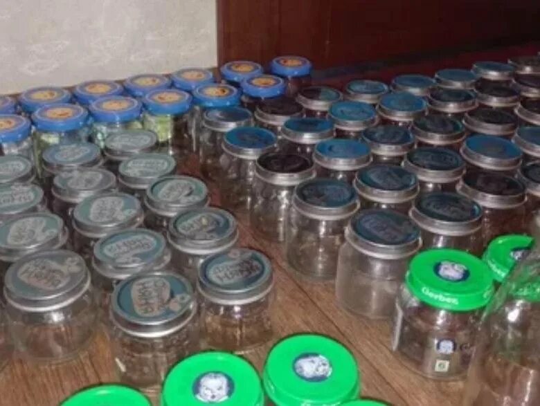 Стеклянная баночка 0,2 детское питание. Декупаж банок от детского питания. Баночка от детского пюре. Куда сдать детские баночки. Из баночек для детского питания.