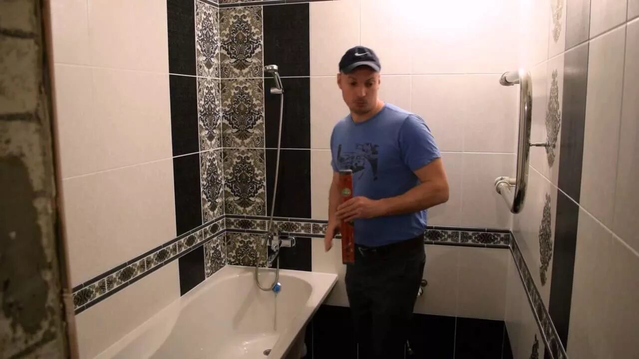 Плитка в ванной видео. Мастер по ремонту ванной комнаты. сантехник ванная комната. плиточник. мастера по ремонту ванн туалетов.
