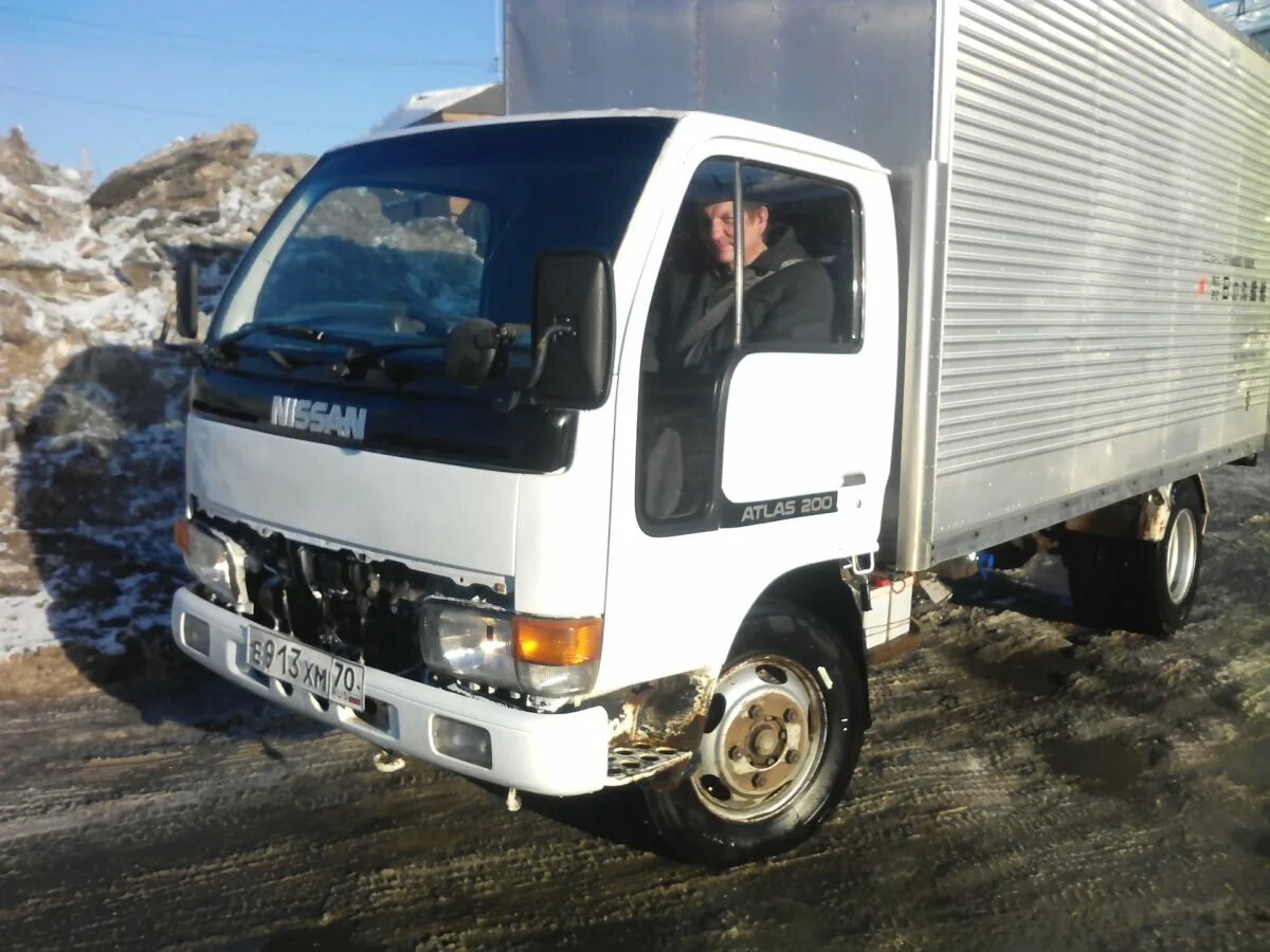 Купить грузовик атлас. Nissan Atlas 300. Nissan Atlas 4wd. Nissan Atlas грузовой. Nissan Atlas 150.