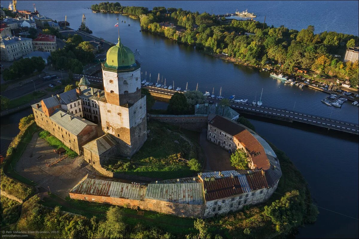 Выборгский замок цена. Замковый остров Выборг. Музей-заповедник Выборгский замок, Выборг. Шведская крепость Выборг. Крепость Выборгский замок.