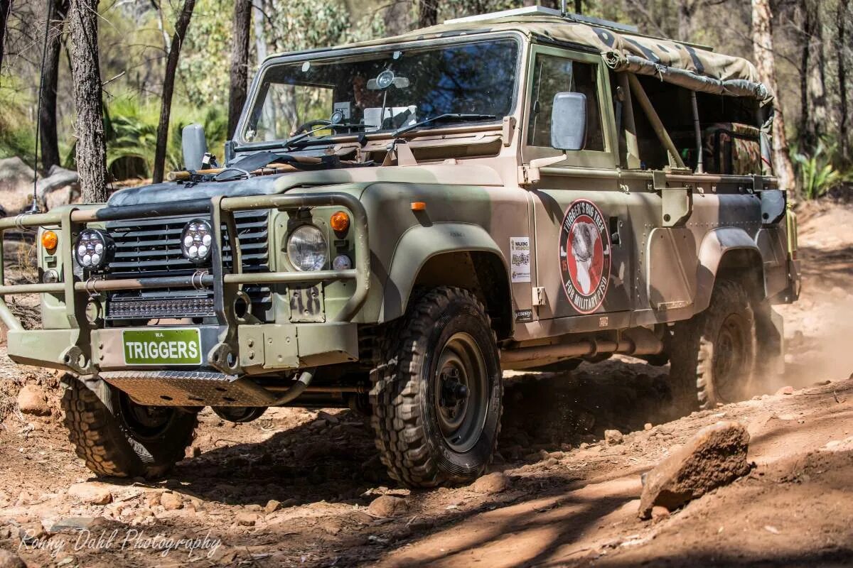 Камуфляж land army. Ленд ровер военный джип. M320 гранатомёт сша. Операция антитеррористической коалиции держав в афганистане. Pencott green zone камуфляж.