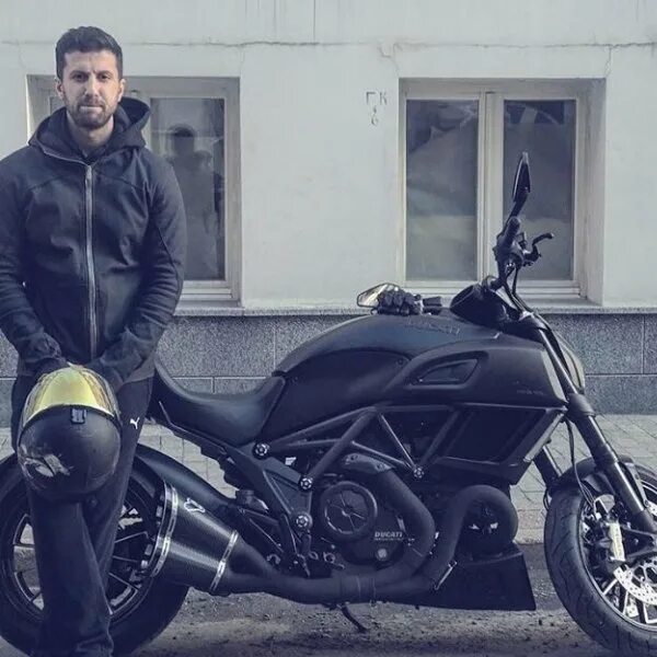 Амиран сардаров дует шары. Мотоцикл амирана сардарова ducati diavel. мотоцикл амирана сардарова ducati. амиран сардаров мотоцикл. амиран сардаров блогер.