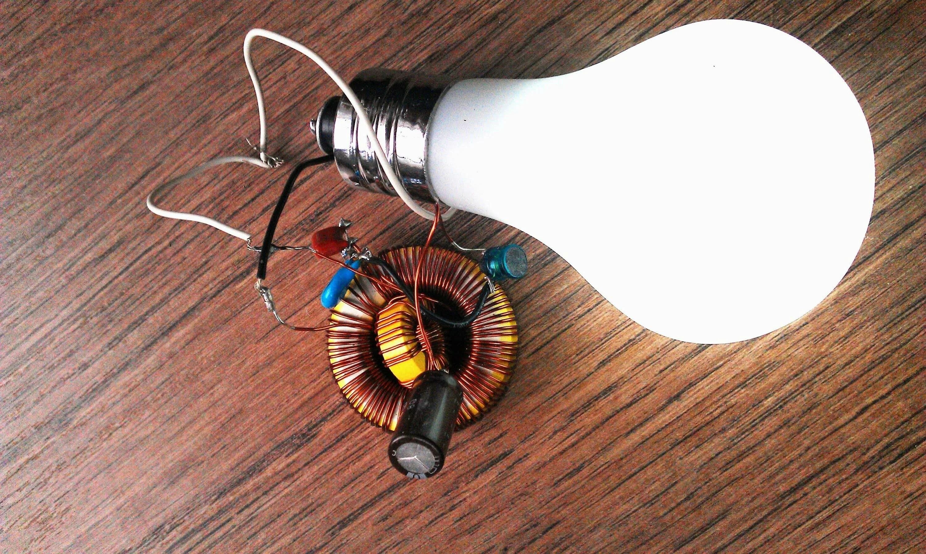 Приспособления для предметной съемки. Светильник из магнита. Фризлайт рисование светом. Лампа без электричества с магнитом. Света и как их сделать.