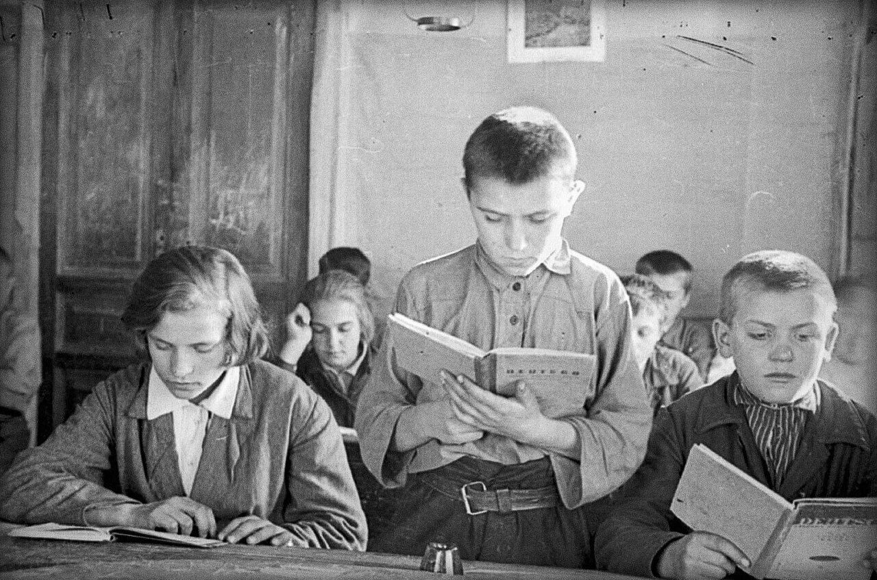 Шаблон как бы я выглядела в 1930. Ссср школы 30х. советская школа 1930. школа 30-х годов ссср. советские дети в школе.