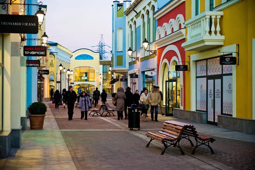 Outlet белая. Outlet Village белая дача, Котельники. ТЦ аутлет белая дача. ТЦ аутлет Вилладж белая дача. Аутлет белая дача Люберцы.