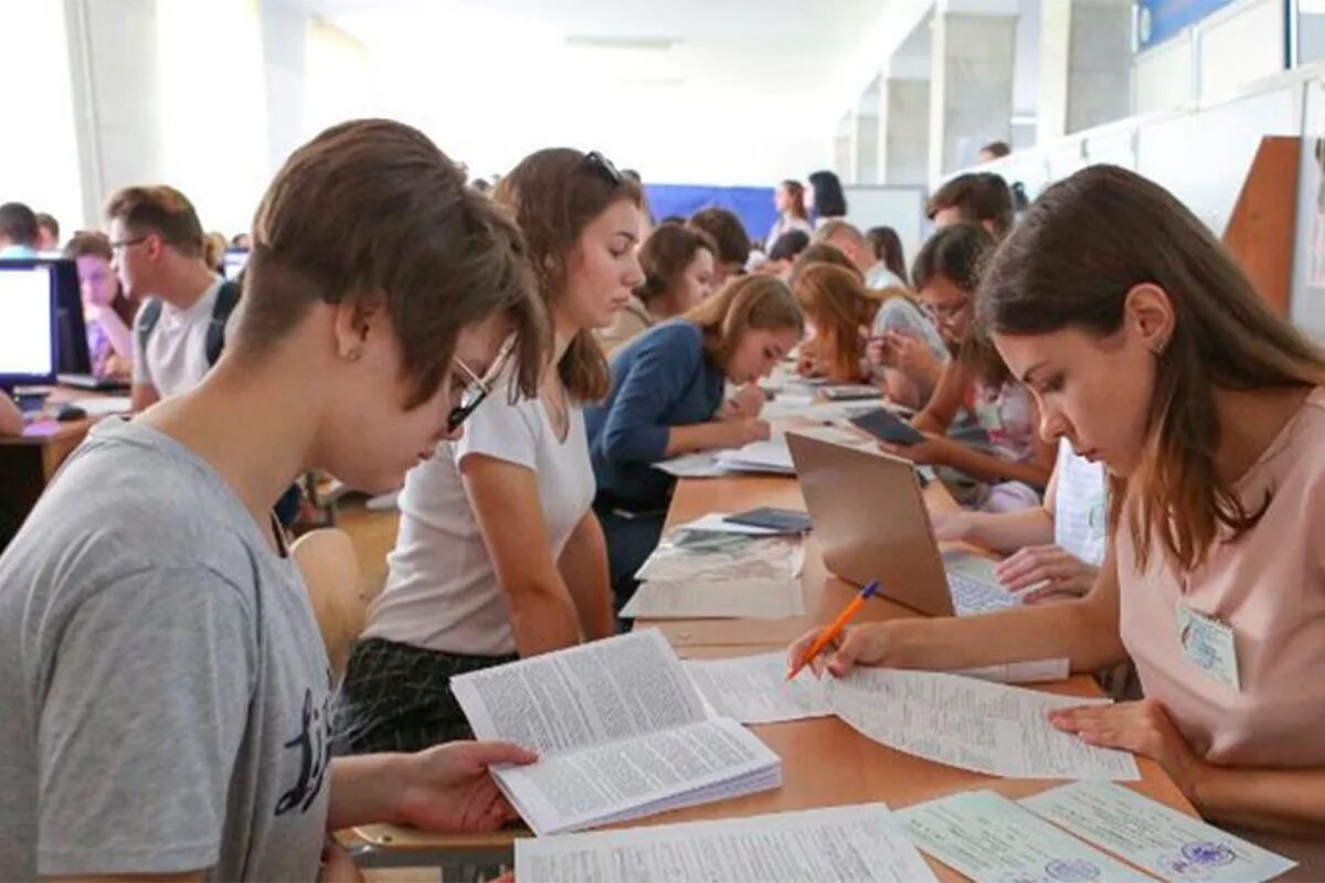 Прием документов в вуз. Вступительная комиссия. Поступление в вуз. Вступительные кампании вузов. Прием абитуриентов.
