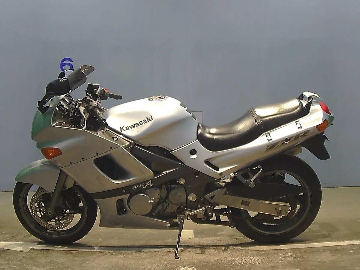 Кавасаки 400 характеристика. Кавасаки ззр 400.