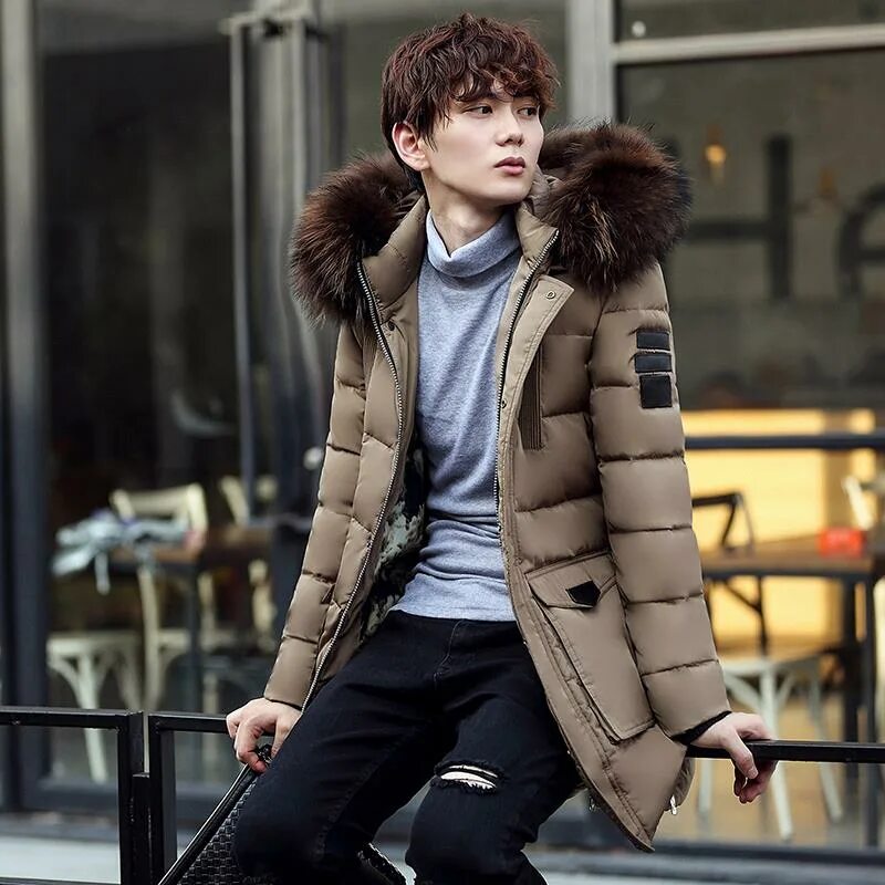 Мужское одежда зима. Куртка 2021-2022 мужская корейский. Модная мужская зимняя одежда. Стильная зимняя одежда для мужчин. Парень в зимней одежде.