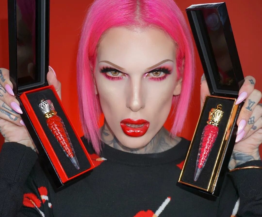 Джеффри стар купить. Джеффри Стар тушь плетка. Jeffree Star Cosmetics тушь. Джеффри стал тушь. Jeffree Star тушь плеть.