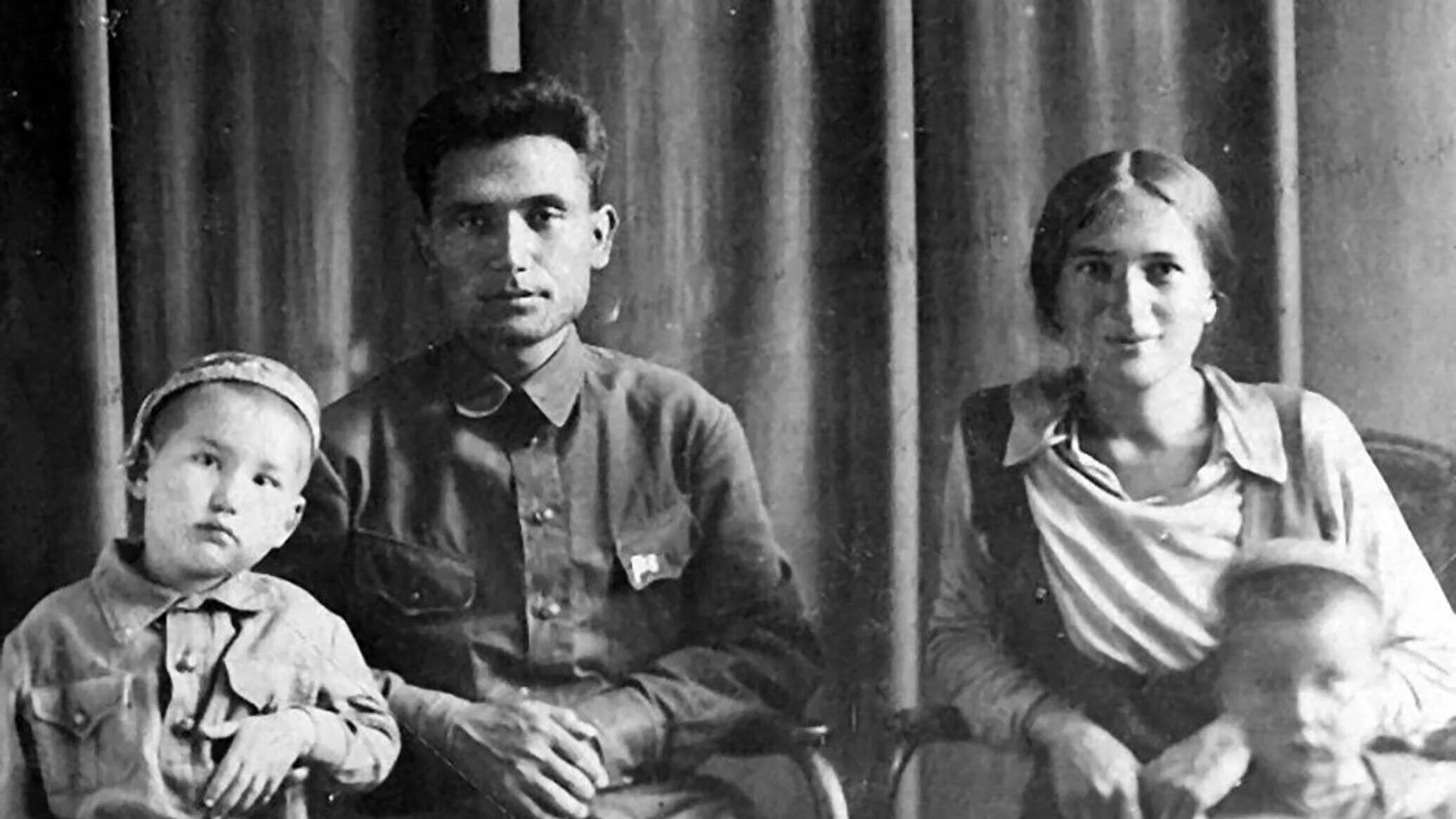 Торекул айтматов. Нагима айтматова. нагима хамзиевна абдувалиева. чингиз айтматов нагима.