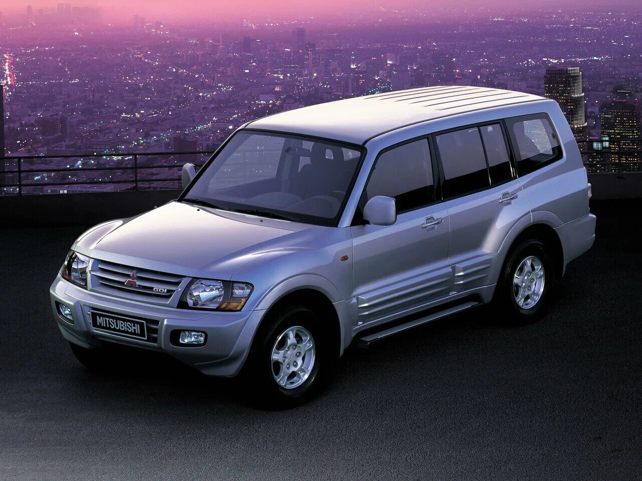 Mitsubishi pajero третьего поколения. Митсубиси паджеро 3 2001. Mitsubishi pajero 3. Mitsubishi pajero 2002. Mitsubishi pajero третьего поколения.