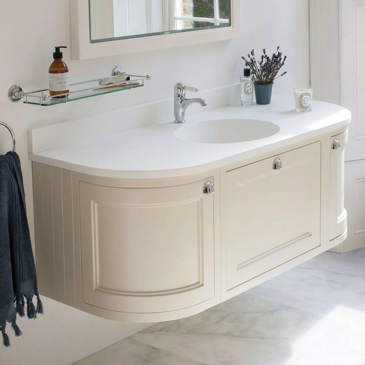 Тумба под ванну. Burlington classic тумба под раковину. тумба burlington curved 4 door vanity (134см. тумбы под раковину берлингтон. раковина в ванную burlington.