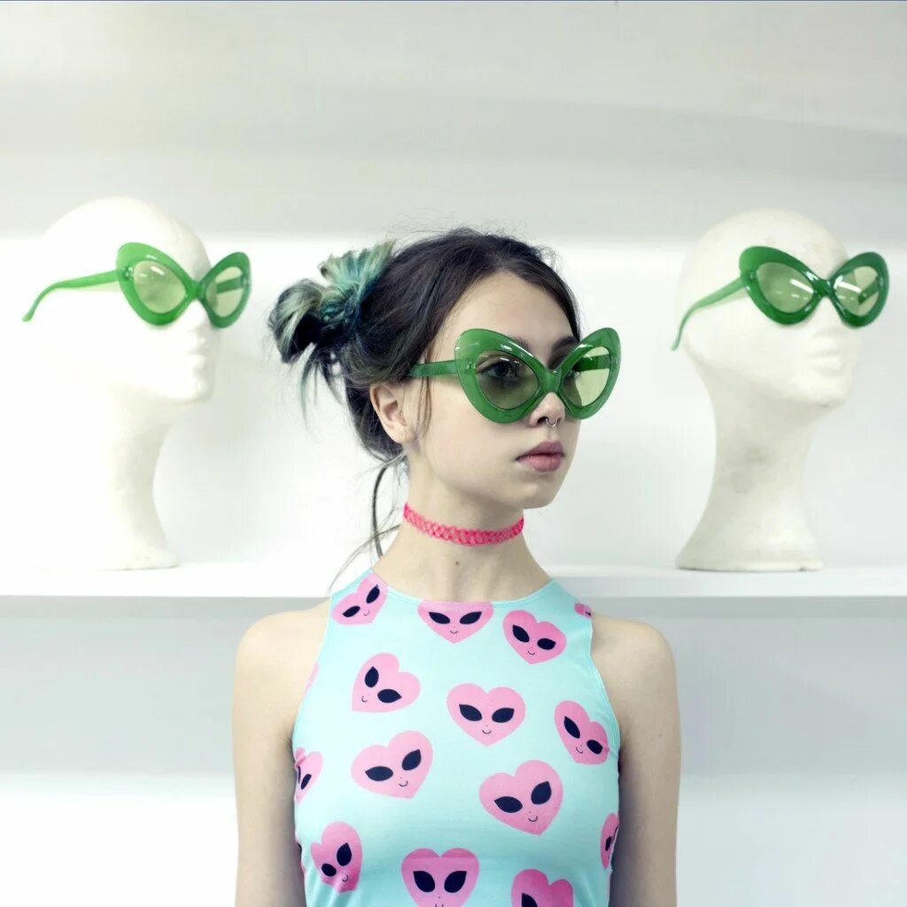She is very unusual girl. Необыкновенная девушка. Люди с неординарной внешностью. Крутая девушка. She is very unusual girl.
