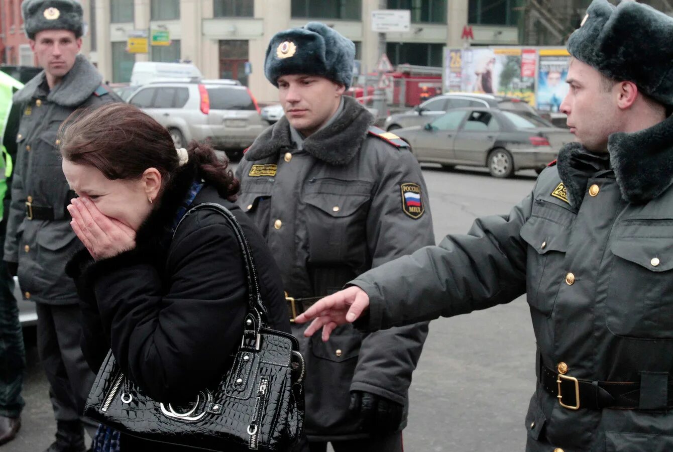 3 июня 2010 года. Август 2010 москва смог. Лето 2010 года аномальная жара в москве. Аномальная жара в москве 2010. Межэтнические столкновения в киргизии 1989.