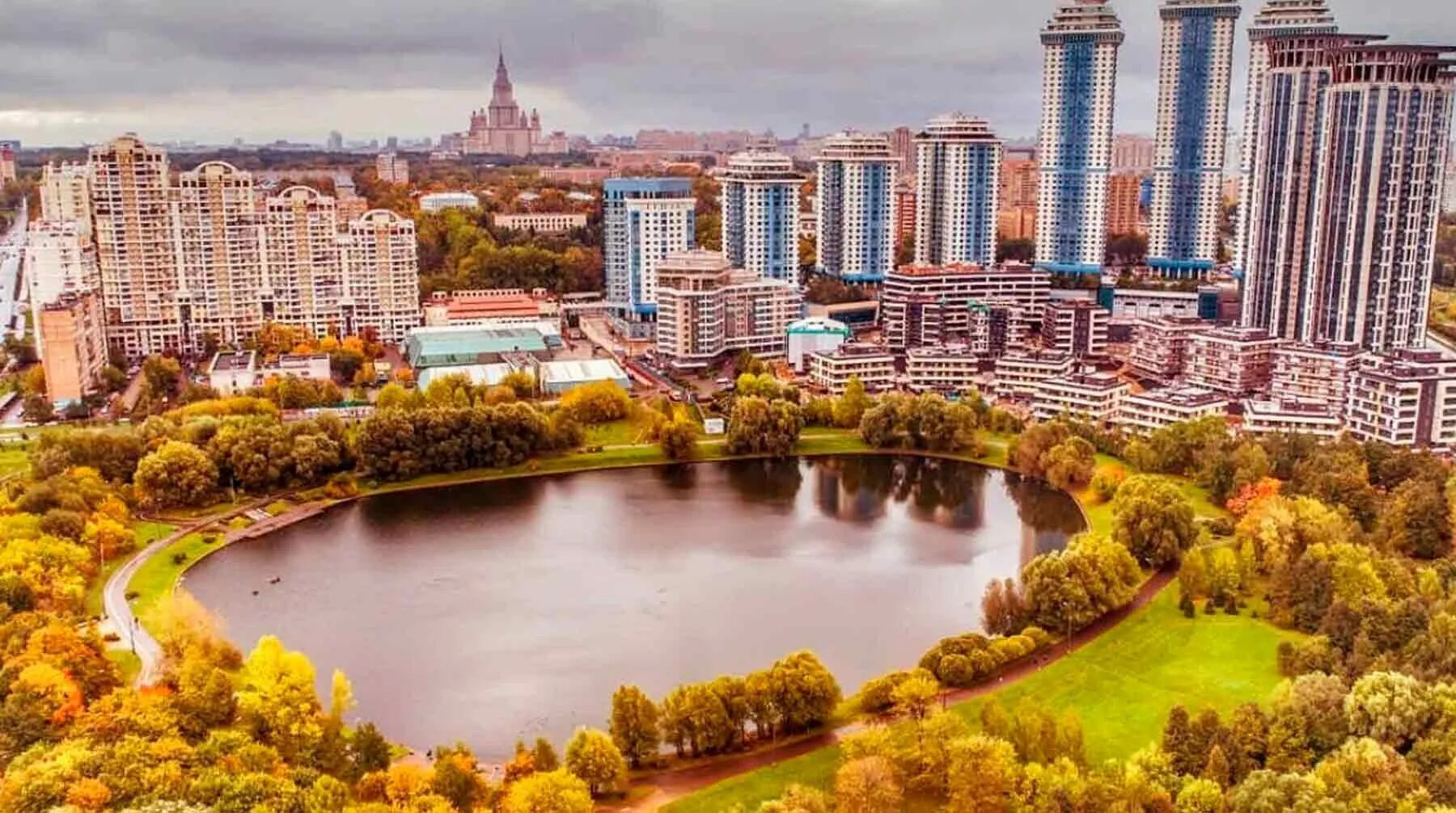 Озеро в москве где. Мосфильмовский пруд Москва. Парк Мосфильмовский пруд. Каменная плотина Мосфильмовский пруд. Пруд на улице Довженко.