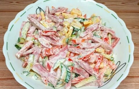 Быстрый салат с колбасой на скорую руку