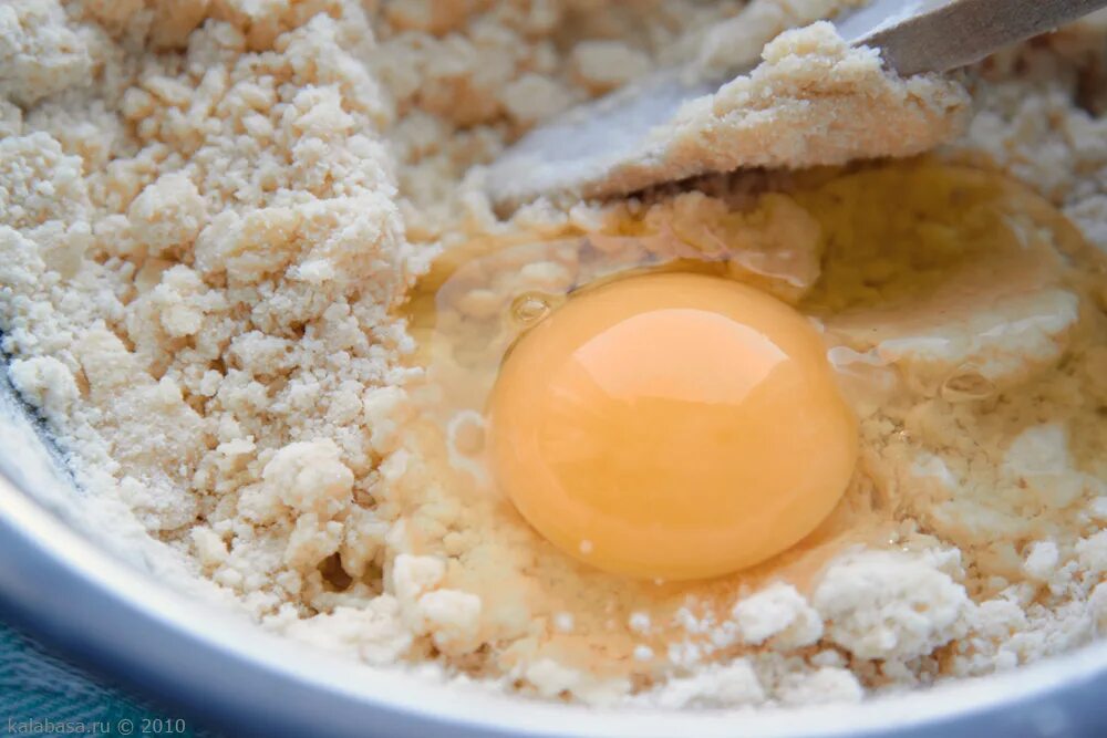 Яичный крем. Яичный Пай. Крем с яйцом. День яичного крема. Кремовые яйца