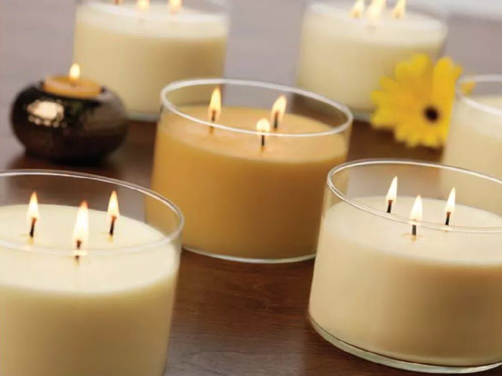 где продаются свечки. ужин с ароматическими свечами. широкие свечи в декоре. где продаются свечки. маленькие свечи.