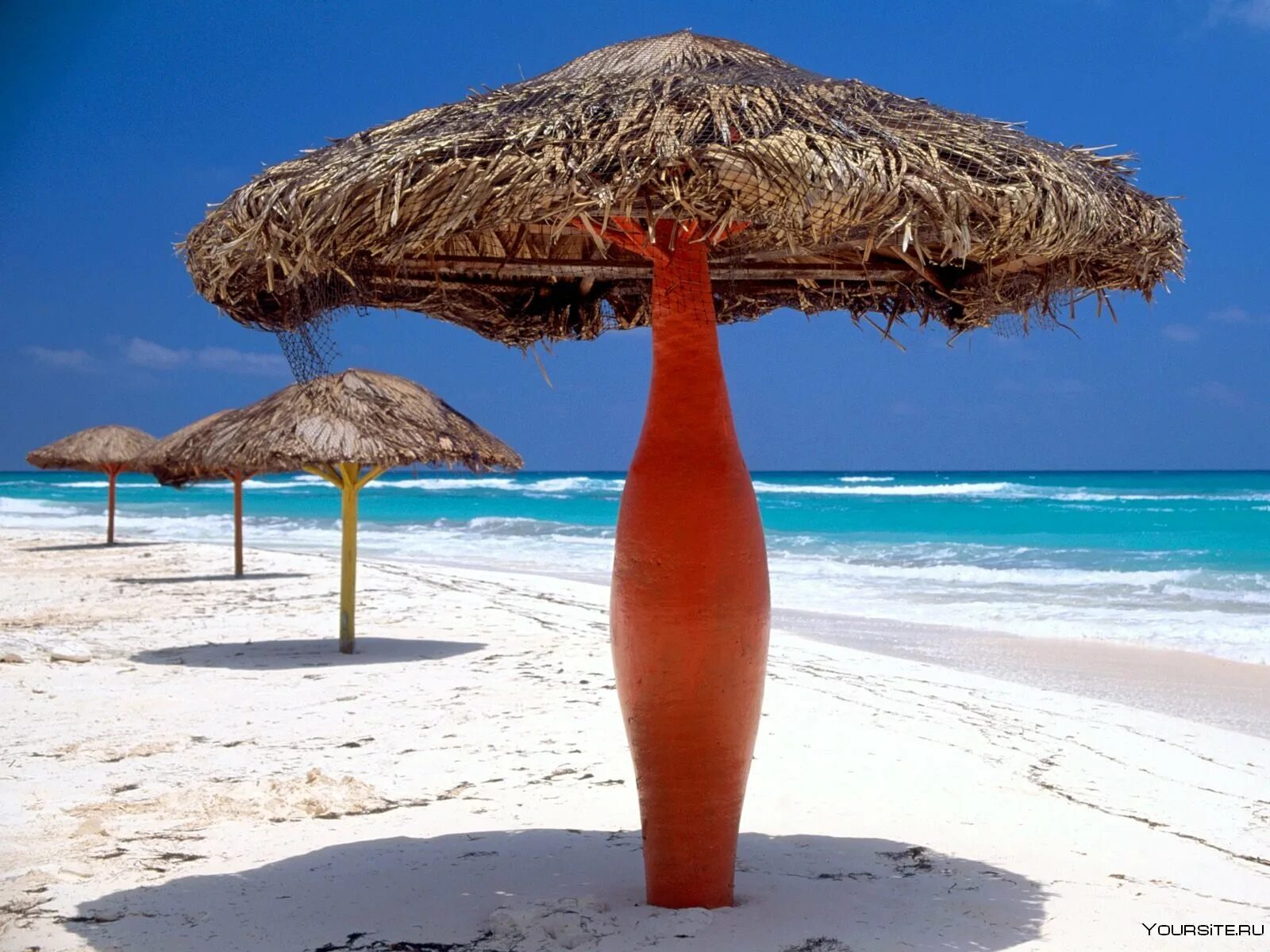 Пуэрто вальярта пляж. Пляжи сан-франциско. White sand beach - уайт сэнд бич - пляж белый песок. Андрес амадор и его рисунки на песке. Необычные пляжи.