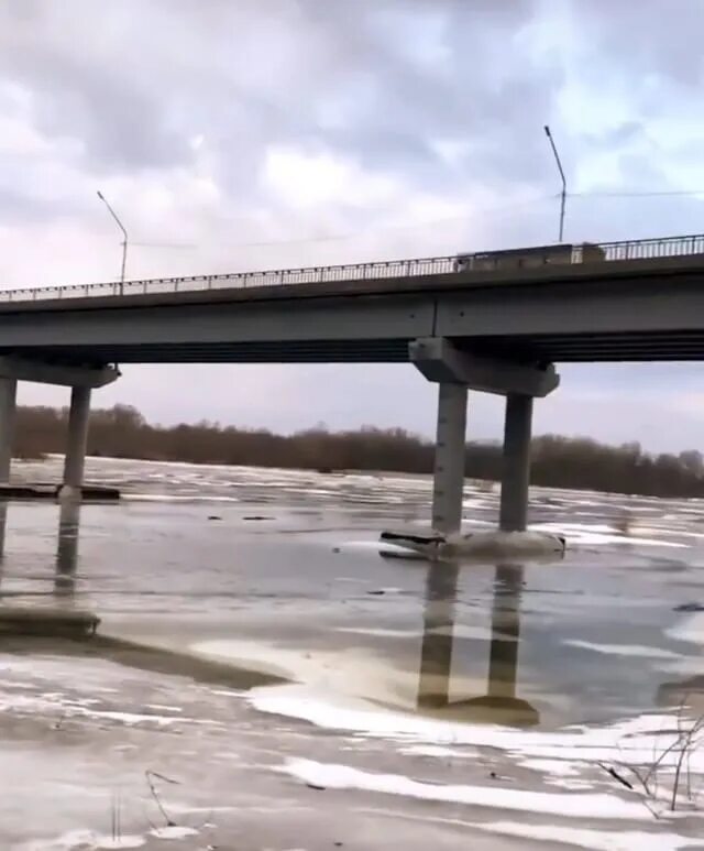 Мост Ахтубинск. Петропавловка Ахтубинск Астраханская область. Мост Ахтубинск сбоку. Петропавловка Ахтубинск от автомобильного моста.