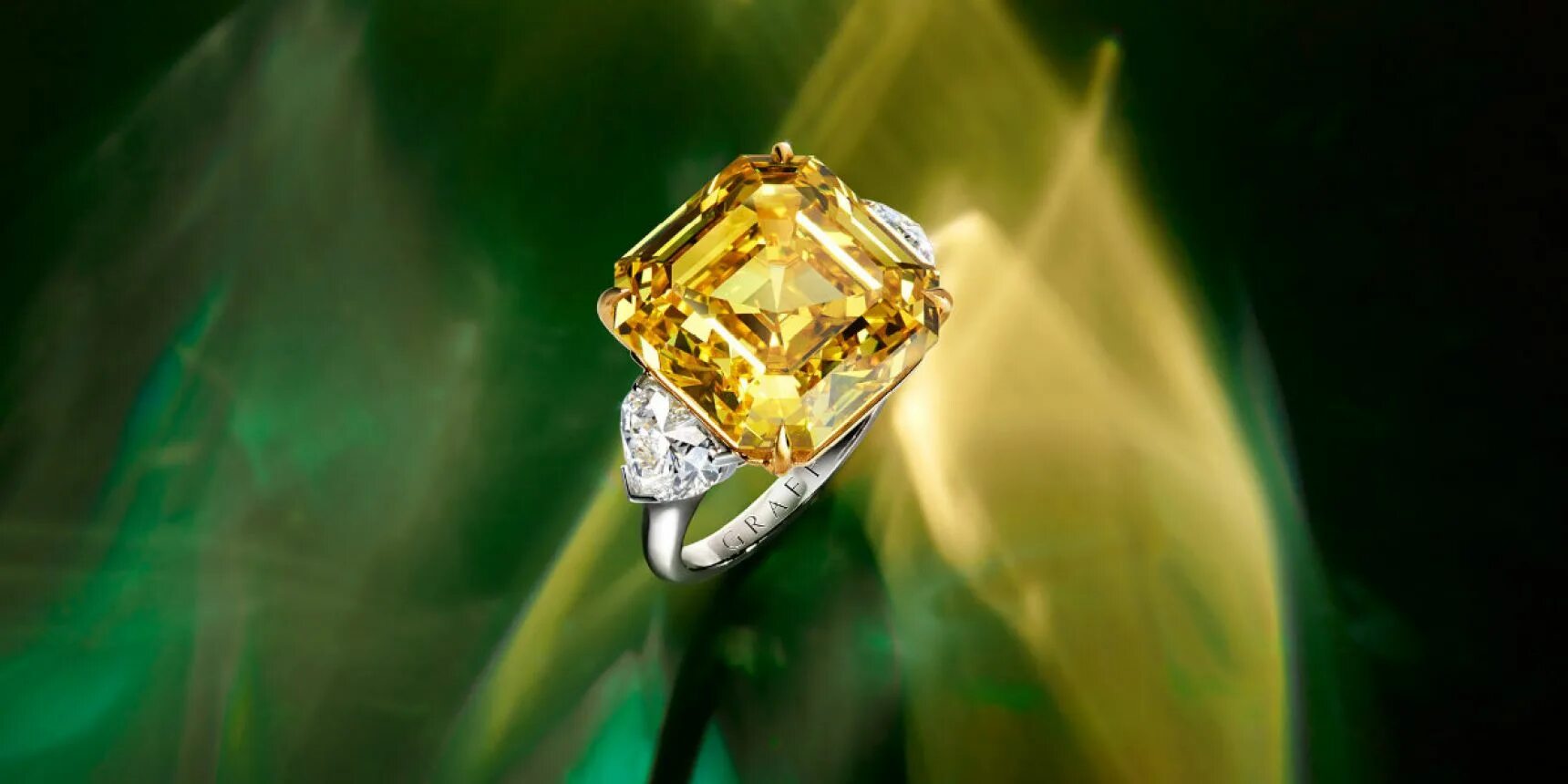 0.16 carat, Fancy Vivid Orangy Yellow Diamond, Round Shape, (I1) Clarity, GIA, S