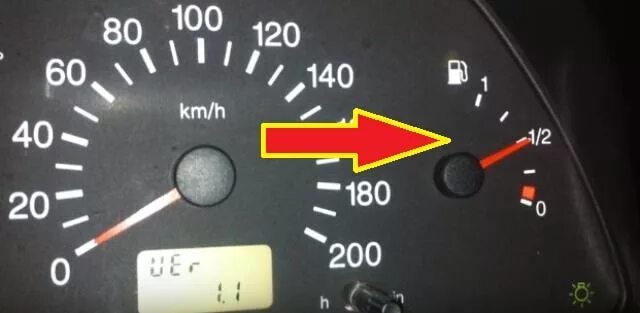 Не показывает топливо нива шевроле. Датчик уровня топлива нива шевроле 2004. Не показывает топливо нива шевроле. Не показывает топливо нива шевроле. Тахометр нива шевроле.