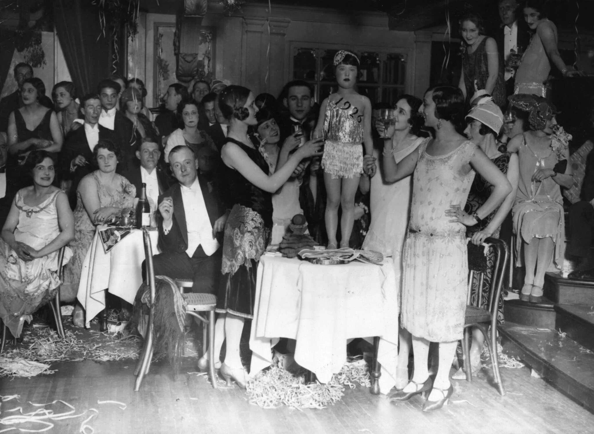 Ревущие 20 е. Ревущие 20-е в сша. ревущие 20е в америке. вечеринки 1920 годов. вечеринка в стиле 1930-х годов.