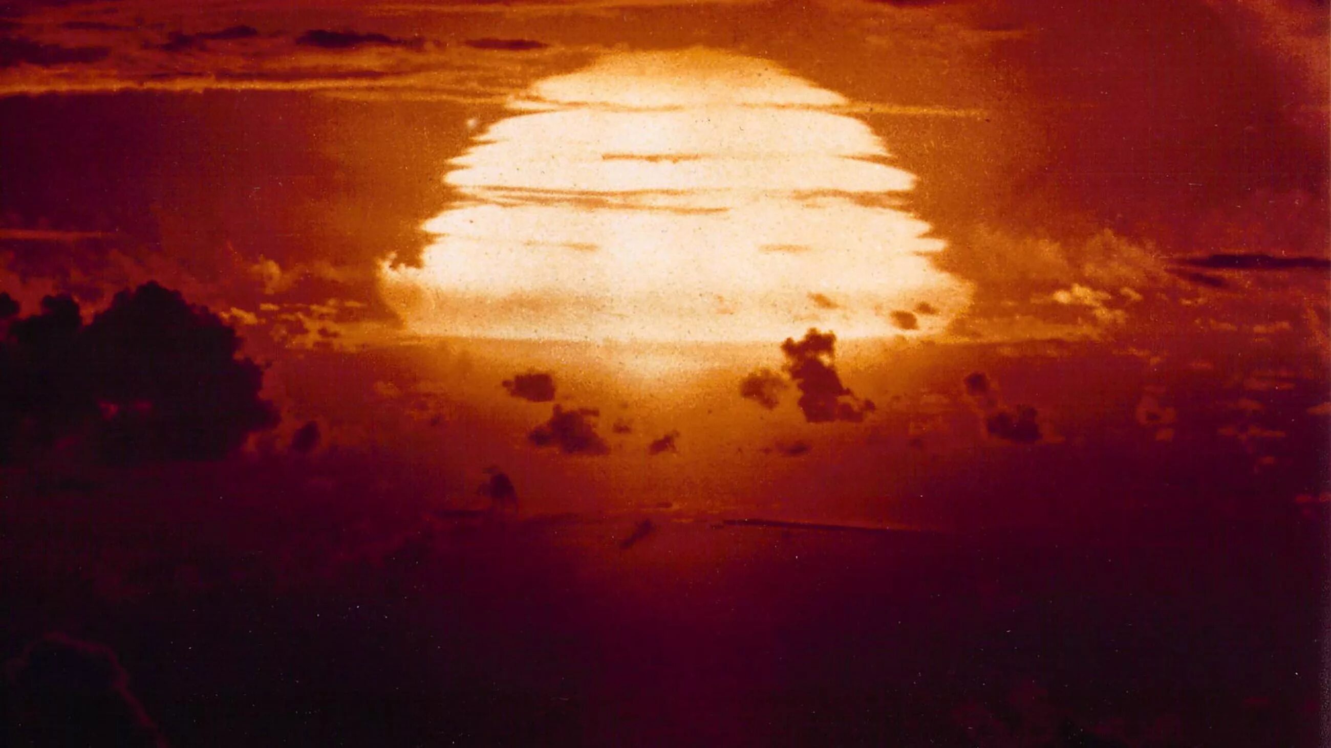 Световой импульс ядерного взрыва. РДС-37 взрыв. Взрыв атомной бомбы. Взрыв солнца.